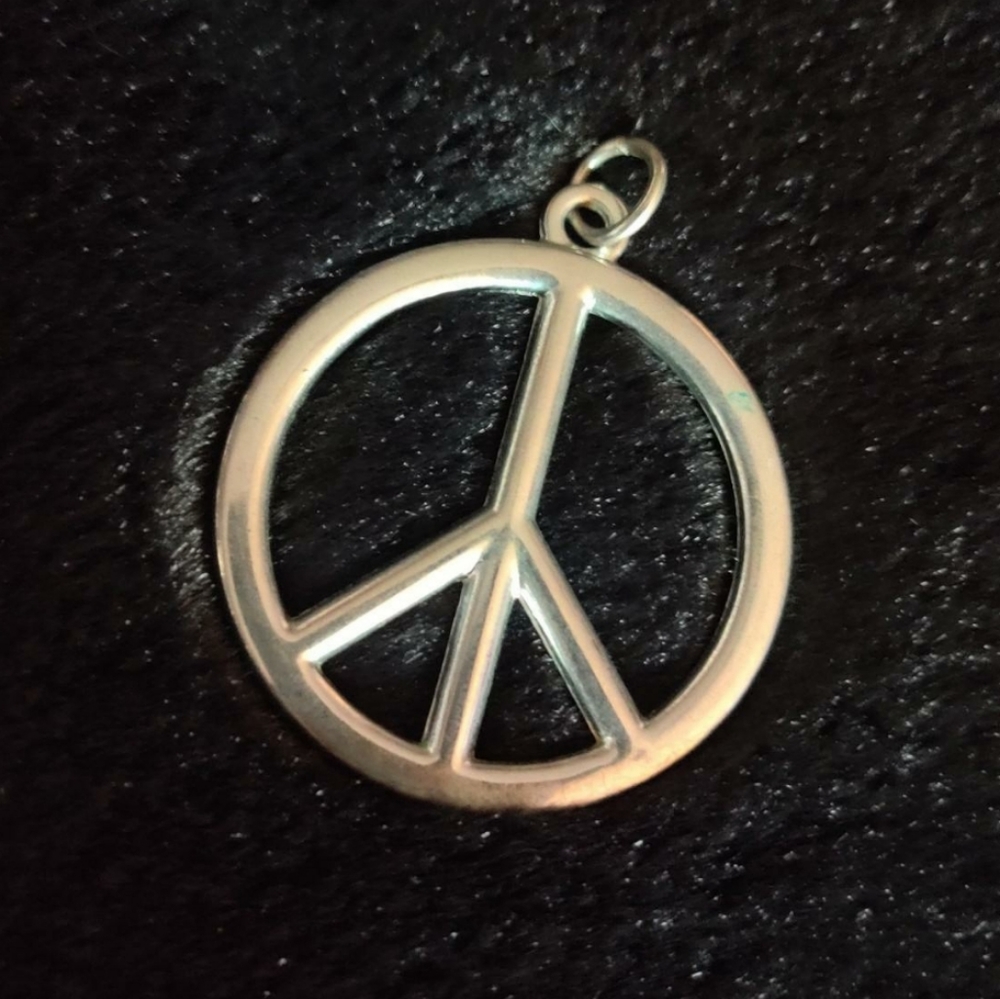 Silver Peace Sign Pendant Y2k 2000s Pendant Claires Peave Sign Necklace